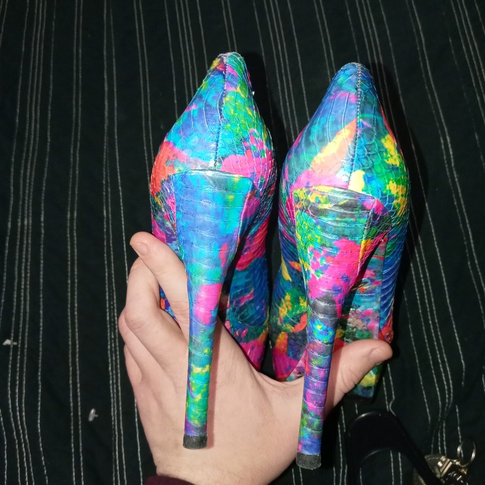 Brian Atwood "Rainbow Snake" silk lined pumps - Picture 7 of 9